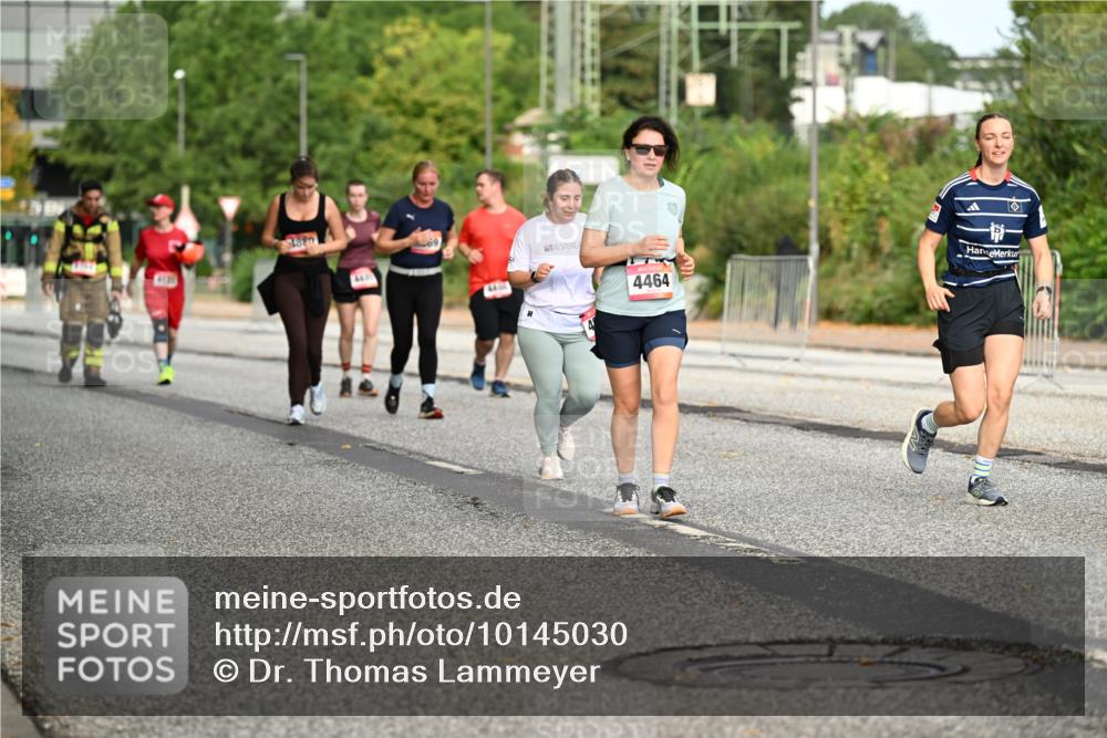 06.09.2026 - CURREX Alsterlauf Dr. Thomas Lammeyer http://msf.ph/oto/10145030 06.09.2026 10:17:34 Laufen 4406, 4464 meine-sportfotos.de