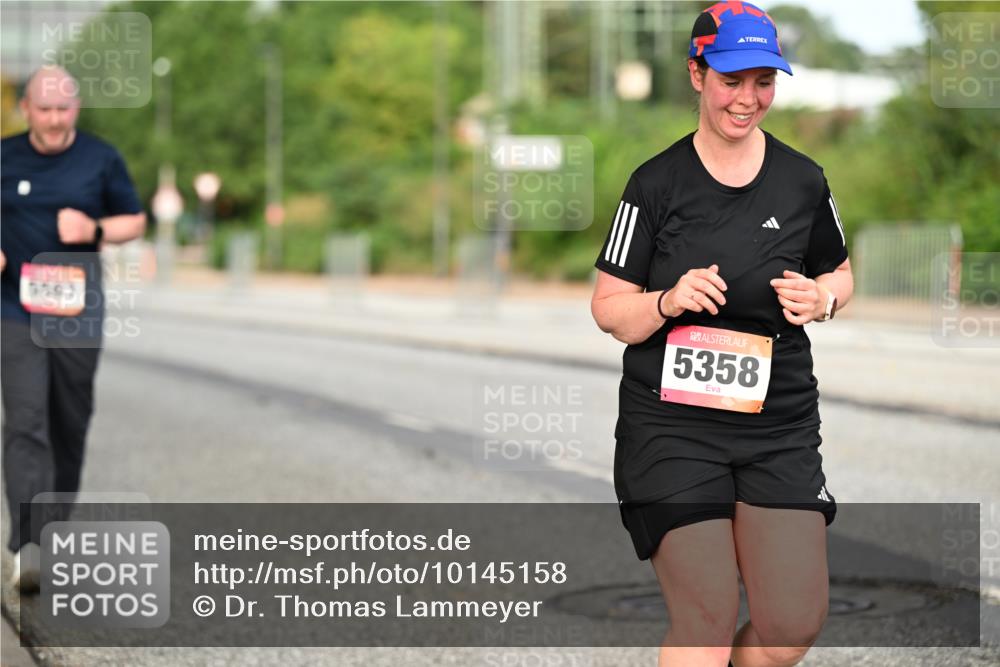 06.09.2026 - CURREX Alsterlauf Dr. Thomas Lammeyer http://msf.ph/oto/10145158 06.09.2026 10:17:50 Laufen 5563, 5358 meine-sportfotos.de