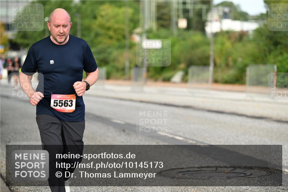 06.09.2026 - CURREX Alsterlauf Dr. Thomas Lammeyer http://msf.ph/oto/10145173 06.09.2026 10:17:52 Laufen 5563 meine-sportfotos.de