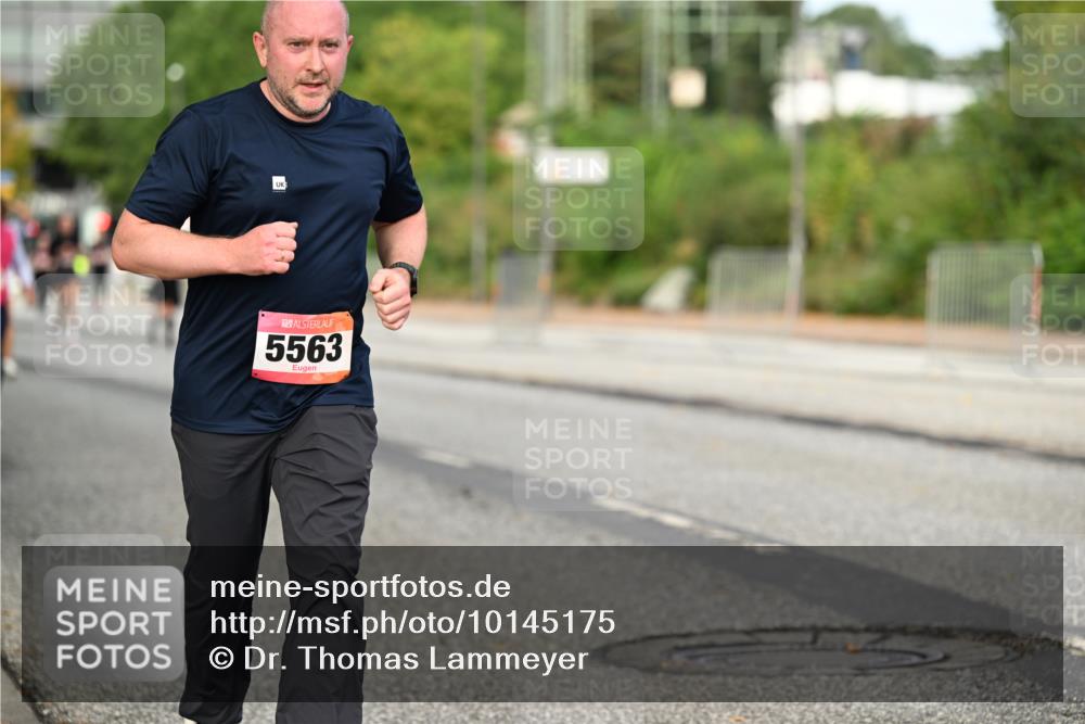 06.09.2026 - CURREX Alsterlauf Dr. Thomas Lammeyer http://msf.ph/oto/10145175 06.09.2026 10:17:52 Laufen 5563 meine-sportfotos.de