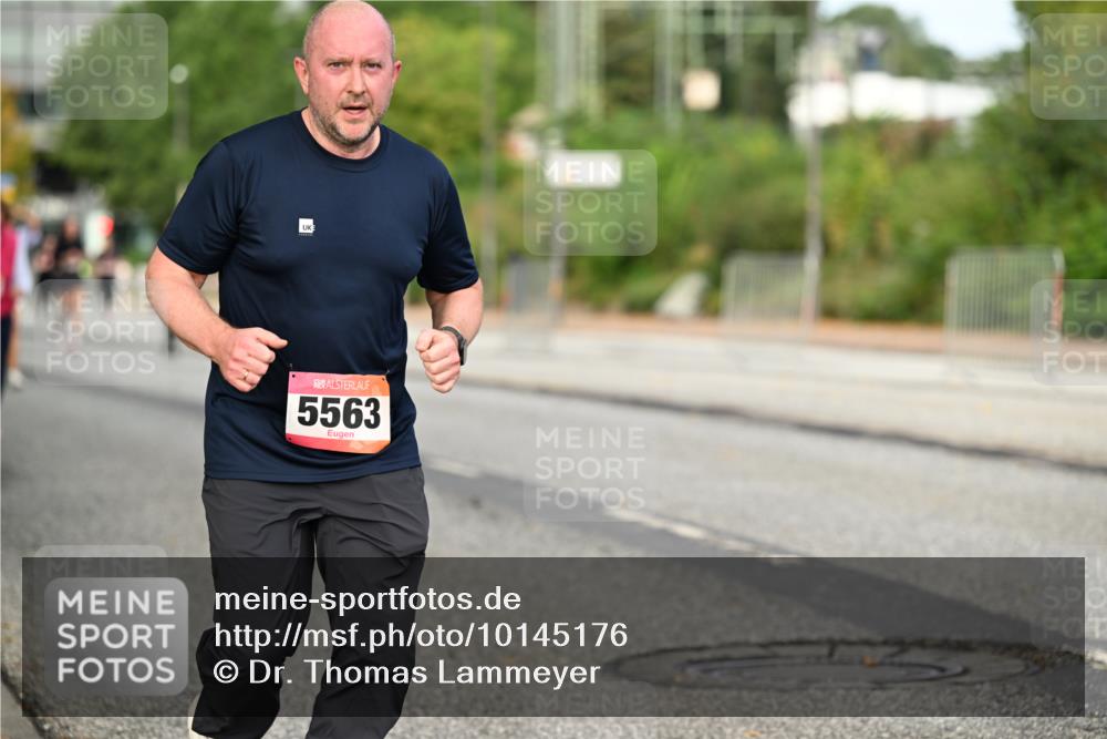 06.09.2026 - CURREX Alsterlauf Dr. Thomas Lammeyer http://msf.ph/oto/10145176 06.09.2026 10:17:52 Laufen 5563 meine-sportfotos.de