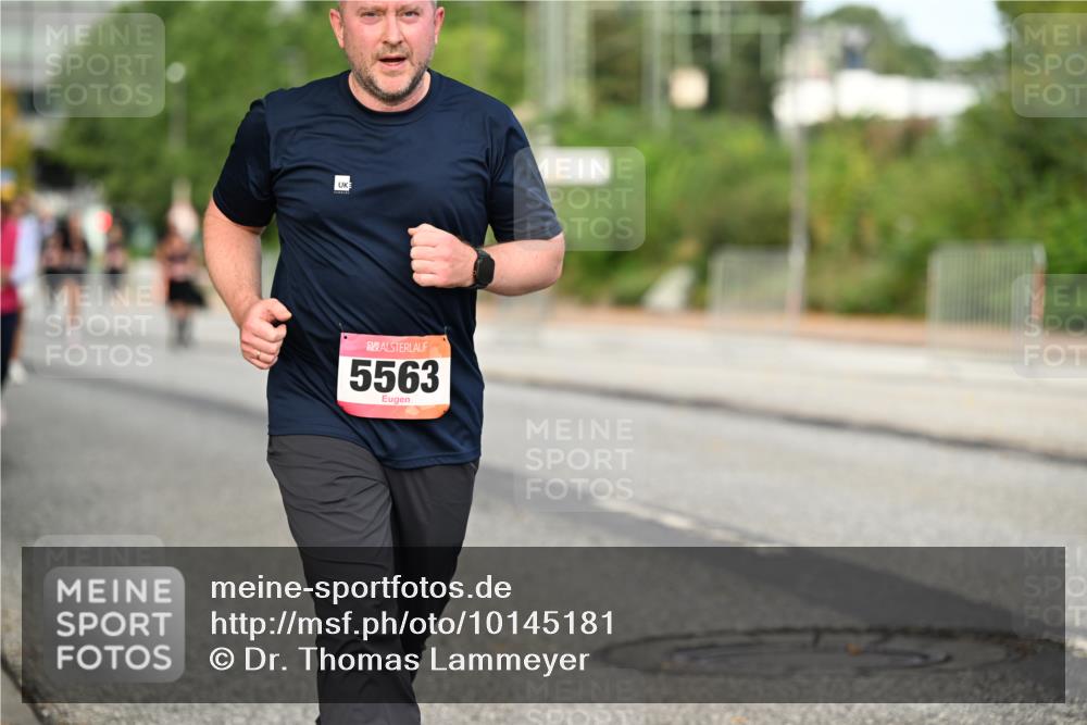 06.09.2026 - CURREX Alsterlauf Dr. Thomas Lammeyer http://msf.ph/oto/10145181 06.09.2026 10:17:52 Laufen 5563 meine-sportfotos.de