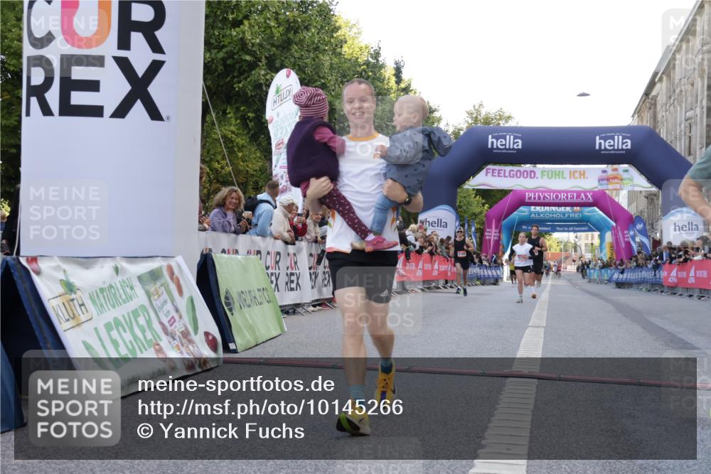 06.09.2026 - CURREX Alsterlauf Yannick Fuchs http://msf.ph/oto/10145266 06.09.2026 09:47:36 Ziel 2865, 2953, 3386, 4313, 5309, 5407, 5863 meine-sportfotos.de