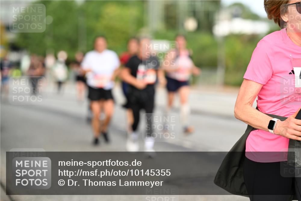06.09.2026 - CURREX Alsterlauf Dr. Thomas Lammeyer http://msf.ph/oto/10145355 06.09.2026 10:18:15 Laufen  meine-sportfotos.de