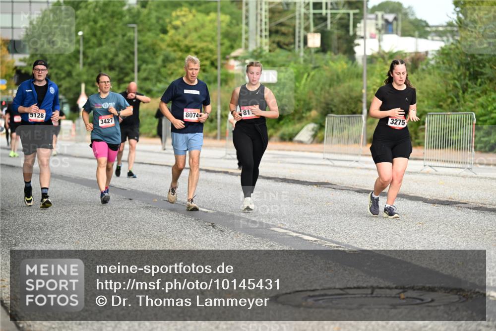 06.09.2026 - CURREX Alsterlauf Dr. Thomas Lammeyer http://msf.ph/oto/10145431 06.09.2026 10:18:23 Laufen 5128, 8074, 81, 3427, 3275 meine-sportfotos.de