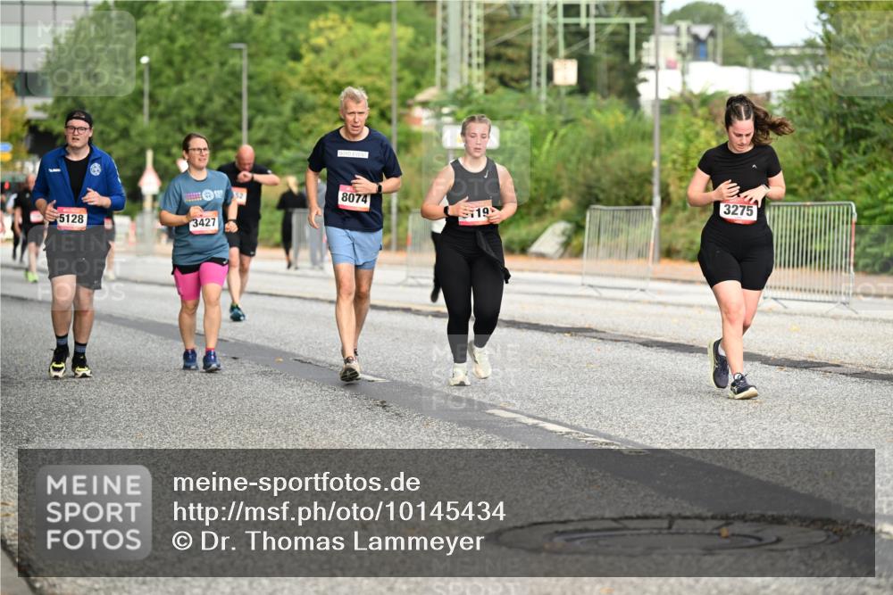 06.09.2026 - CURREX Alsterlauf Dr. Thomas Lammeyer http://msf.ph/oto/10145434 06.09.2026 10:18:23 Laufen 5128, 3427, 52, 8074, 19, 3275 meine-sportfotos.de
