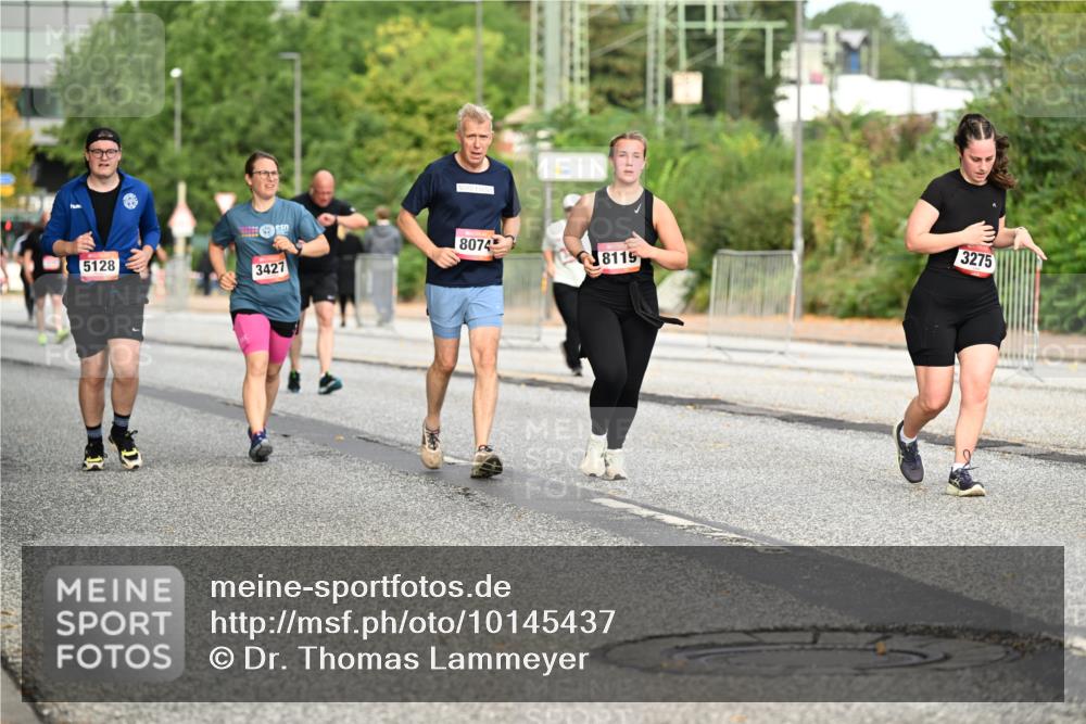 06.09.2026 - CURREX Alsterlauf Dr. Thomas Lammeyer http://msf.ph/oto/10145437 06.09.2026 10:18:23 Laufen 8074, 5128, 3427, 8119, 3275 meine-sportfotos.de