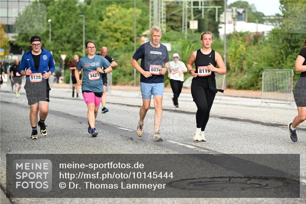 06.09.2026 - CURREX Alsterlauf Dr. Thomas Lammeyer http://msf.ph/oto/10145444 06.09.2026 10:18:24 Laufen 5128, 0, 3427, 8074, 3400, 8119 meine-sportfotos.de