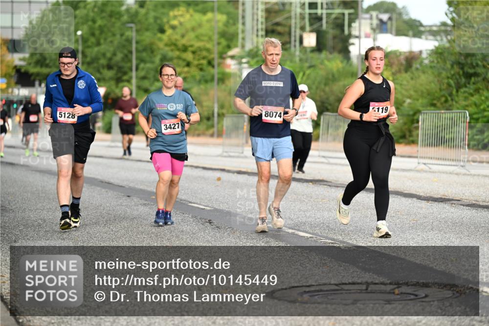 06.09.2026 - CURREX Alsterlauf Dr. Thomas Lammeyer http://msf.ph/oto/10145449 06.09.2026 10:18:25 Laufen 5128, 3427, 8074, 2119 meine-sportfotos.de