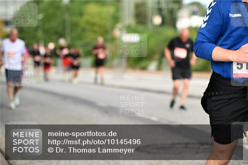 06.09.2026 - CURREX Alsterlauf Dr. Thomas Lammeyer http://msf.ph/oto/10145496 06.09.2026 10:18:30 Laufen  meine-sportfotos.de