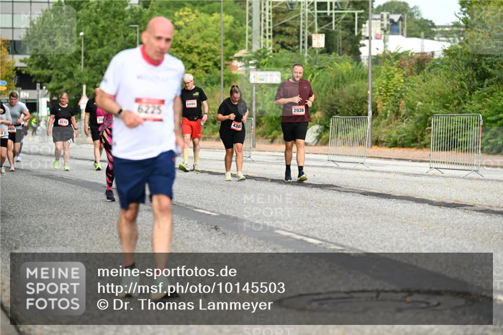 06.09.2026 - CURREX Alsterlauf Dr. Thomas Lammeyer http://msf.ph/oto/10145503 06.09.2026 10:18:34 Laufen 3, 4918, 3578, 6225, 4303, 2939, 287 meine-sportfotos.de