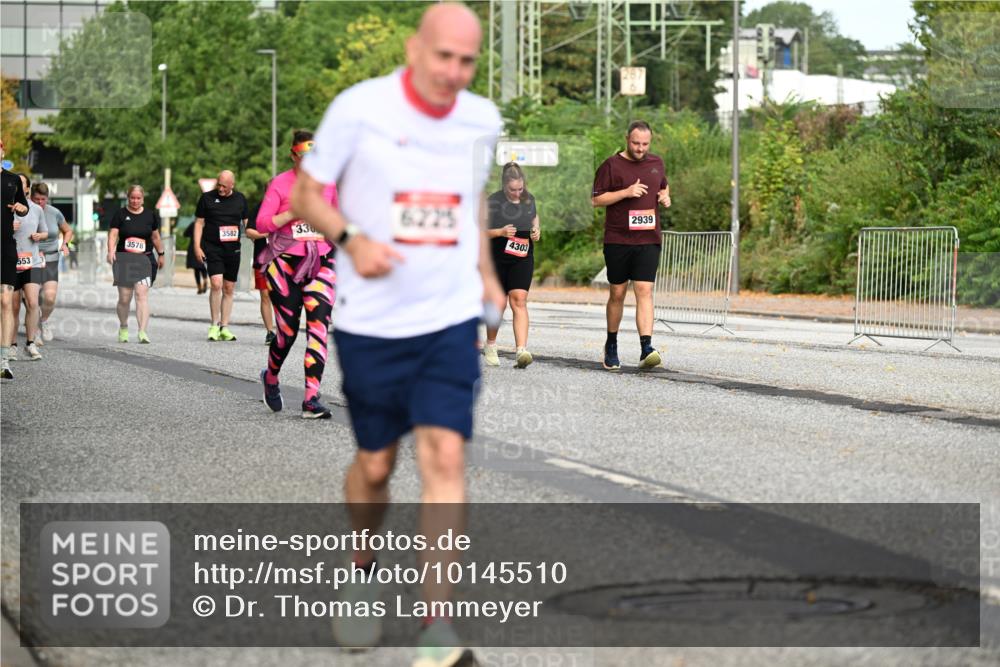 06.09.2026 - CURREX Alsterlauf Dr. Thomas Lammeyer http://msf.ph/oto/10145510 06.09.2026 10:18:35 Laufen 5, 2939 meine-sportfotos.de