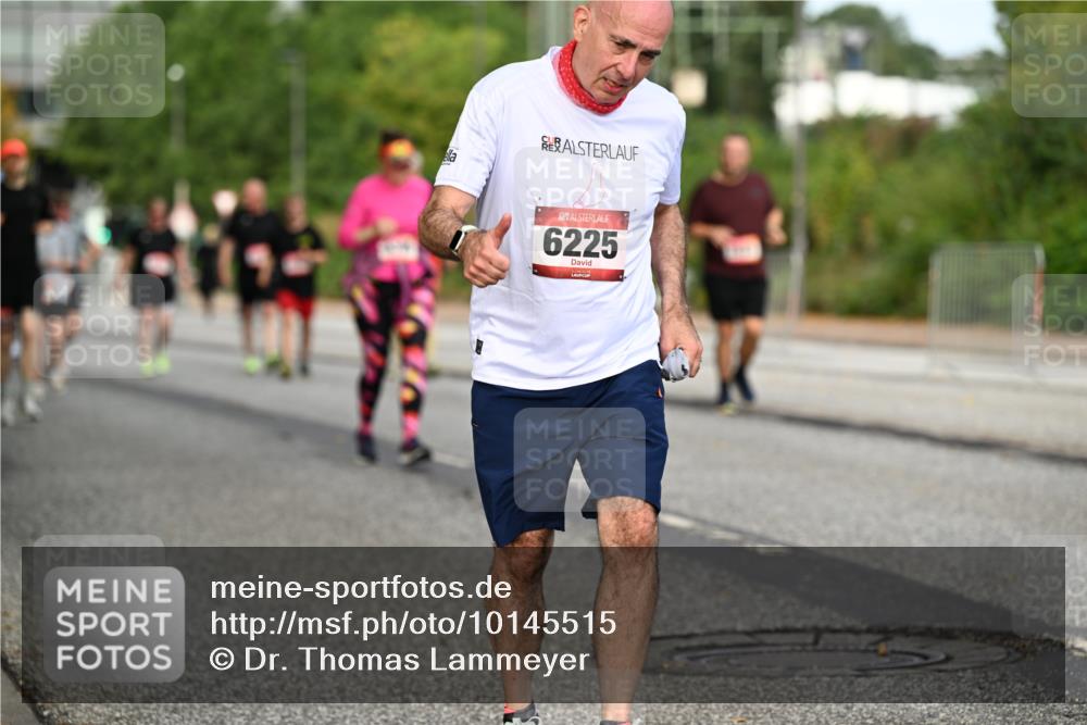06.09.2026 - CURREX Alsterlauf Dr. Thomas Lammeyer http://msf.ph/oto/10145515 06.09.2026 10:18:35 Laufen 6225 meine-sportfotos.de