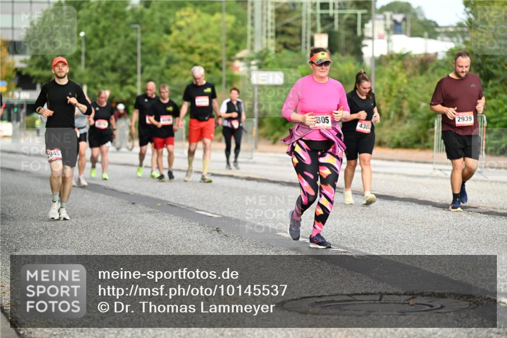 06.09.2026 - CURREX Alsterlauf Dr. Thomas Lammeyer http://msf.ph/oto/10145537 06.09.2026 10:18:38 Laufen 2945, 305, 430, 2939 meine-sportfotos.de