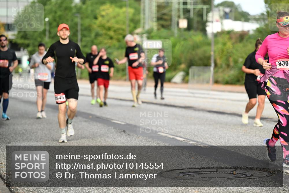 06.09.2026 - CURREX Alsterlauf Dr. Thomas Lammeyer http://msf.ph/oto/10145554 06.09.2026 10:18:40 Laufen 945, 3305 meine-sportfotos.de