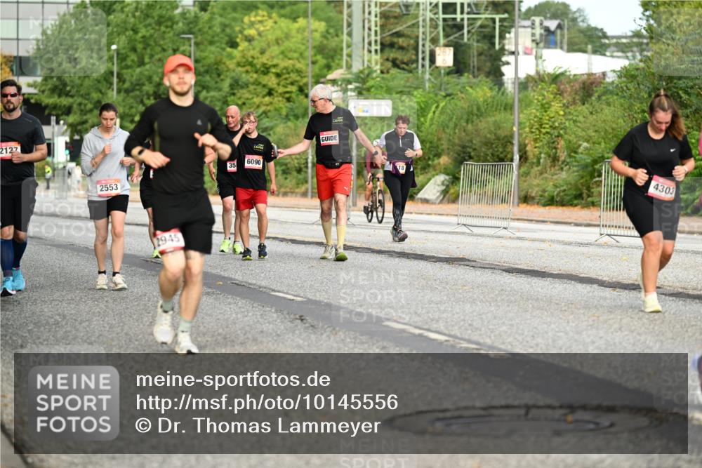 06.09.2026 - CURREX Alsterlauf Dr. Thomas Lammeyer http://msf.ph/oto/10145556 06.09.2026 10:18:40 Laufen 2127, 35, 6090, 2553, 2945, 4303 meine-sportfotos.de