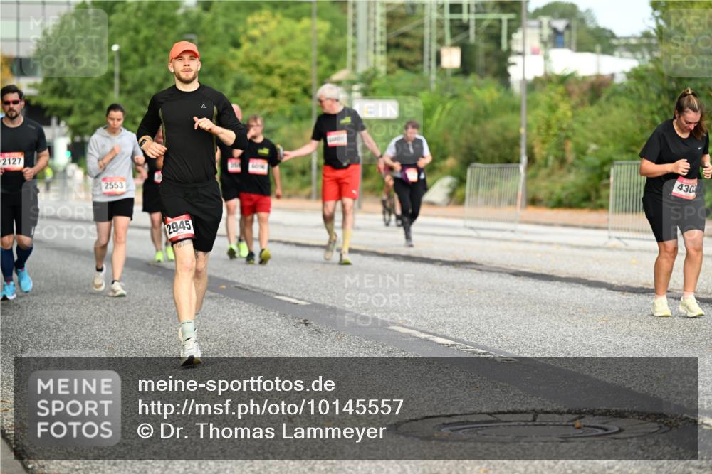06.09.2026 - CURREX Alsterlauf Dr. Thomas Lammeyer http://msf.ph/oto/10145557 06.09.2026 10:18:40 Laufen 2127, 2553, 2945, 430 meine-sportfotos.de