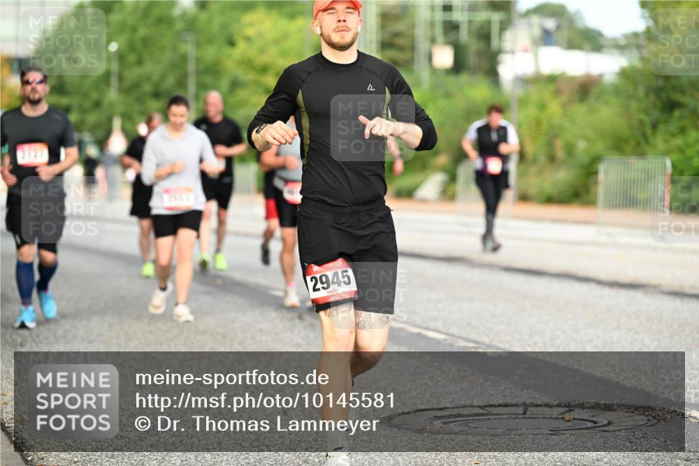 06.09.2026 - CURREX Alsterlauf Dr. Thomas Lammeyer http://msf.ph/oto/10145581 06.09.2026 10:18:42 Laufen 2945 meine-sportfotos.de