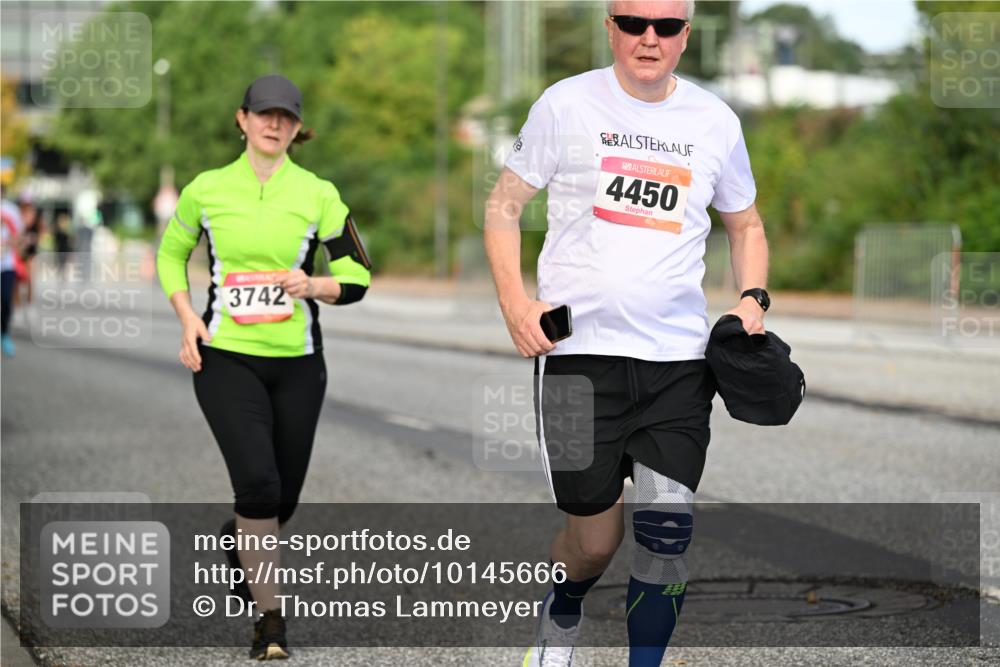 06.09.2026 - CURREX Alsterlauf Dr. Thomas Lammeyer http://msf.ph/oto/10145666 06.09.2026 10:18:52 Laufen 3742, 4450 meine-sportfotos.de