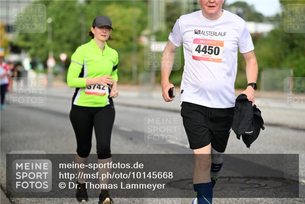 06.09.2026 - CURREX Alsterlauf Dr. Thomas Lammeyer http://msf.ph/oto/10145668 06.09.2026 10:18:53 Laufen 5742, 4450 meine-sportfotos.de