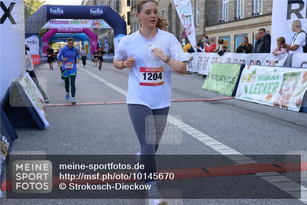 06.09.2026 - CURREX Alsterlauf Strokosch-Dieckow http://msf.ph/oto/10145670 06.09.2026 11:51:48 Ziel 1089, 1090, 1118, 1123, 1135, 1194, 1254, 1257, 1315, 1347, 8159, 8327 meine-sportfotos.de