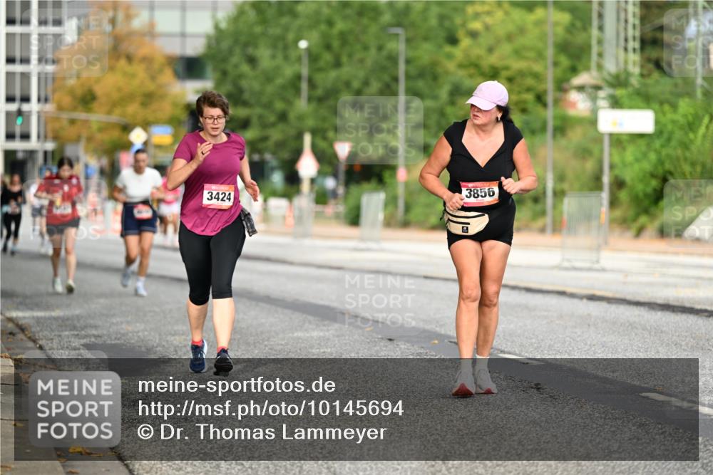 06.09.2026 - CURREX Alsterlauf Dr. Thomas Lammeyer http://msf.ph/oto/10145694 06.09.2026 10:19:08 Laufen 3856, 3424 meine-sportfotos.de
