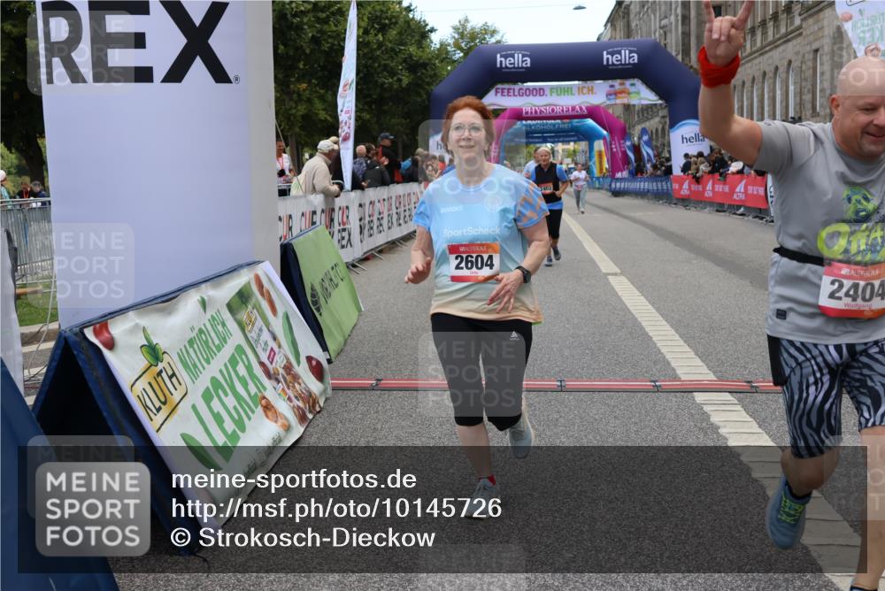 06.09.2026 - CURREX Alsterlauf Strokosch-Dieckow http://msf.ph/oto/10145726 06.09.2026 10:21:26 Ziel 2330, 2402, 2403, 2404, 2579, 2604, 2712, 6037, 6038 meine-sportfotos.de