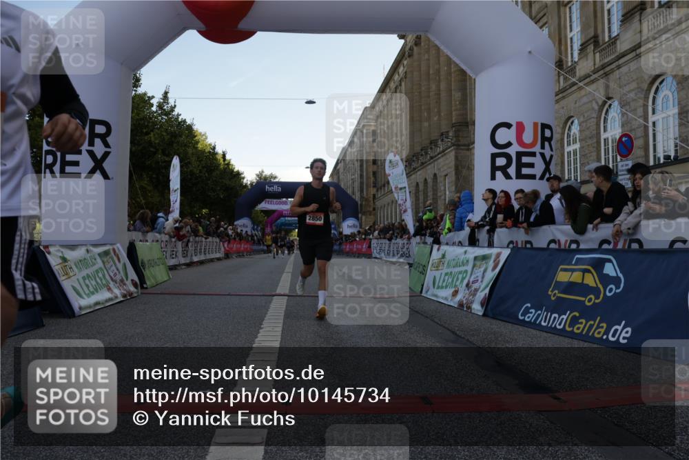 06.09.2026 - CURREX Alsterlauf Yannick Fuchs http://msf.ph/oto/10145734 06.09.2026 09:47:43 Ziel 2850, 2865, 5863, 6378, 8189 meine-sportfotos.de