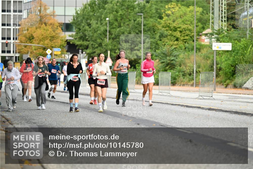 06.09.2026 - CURREX Alsterlauf Dr. Thomas Lammeyer http://msf.ph/oto/10145780 06.09.2026 10:19:22 Laufen 2661, 2662 meine-sportfotos.de