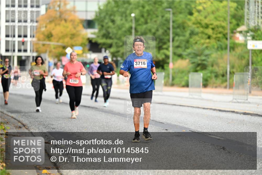 06.09.2026 - CURREX Alsterlauf Dr. Thomas Lammeyer http://msf.ph/oto/10145845 06.09.2026 10:19:45 Laufen 2393, 3716 meine-sportfotos.de