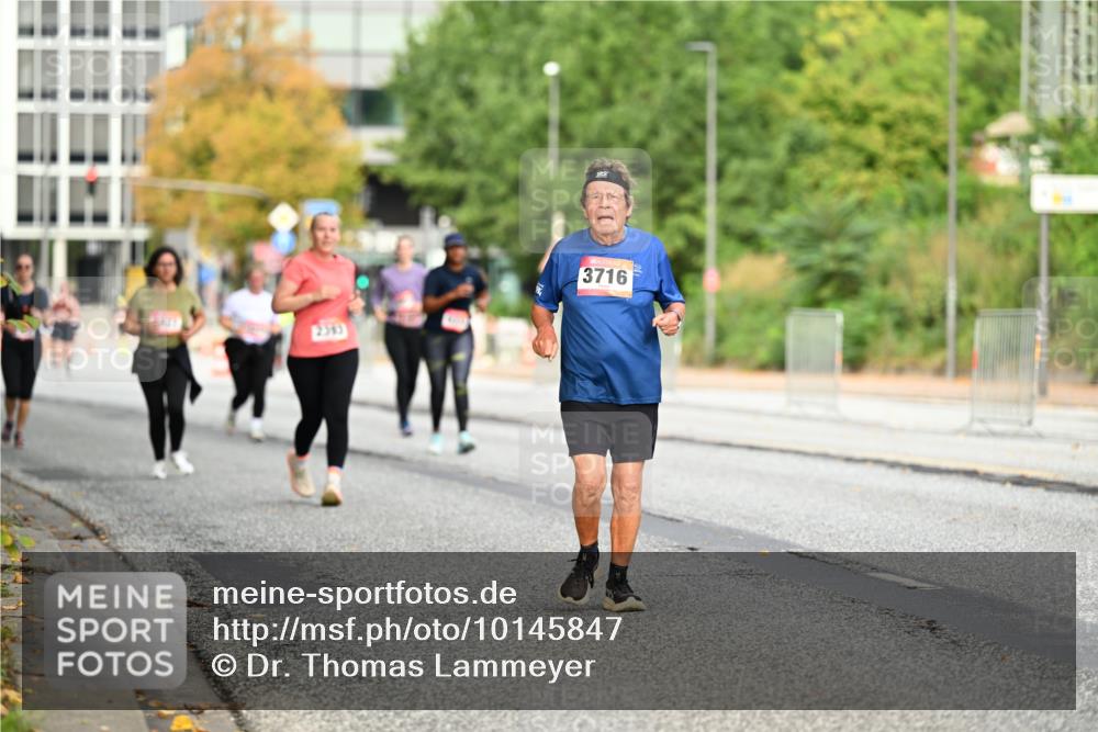 06.09.2026 - CURREX Alsterlauf Dr. Thomas Lammeyer http://msf.ph/oto/10145847 06.09.2026 10:19:45 Laufen 3716 meine-sportfotos.de