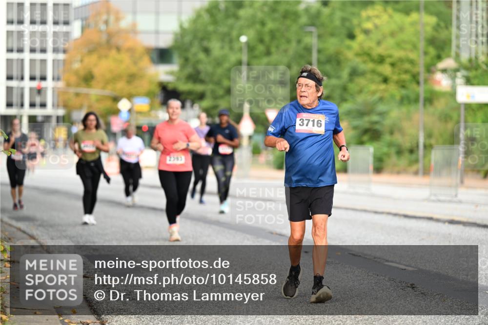 06.09.2026 - CURREX Alsterlauf Dr. Thomas Lammeyer http://msf.ph/oto/10145858 06.09.2026 10:19:47 Laufen 3716 meine-sportfotos.de