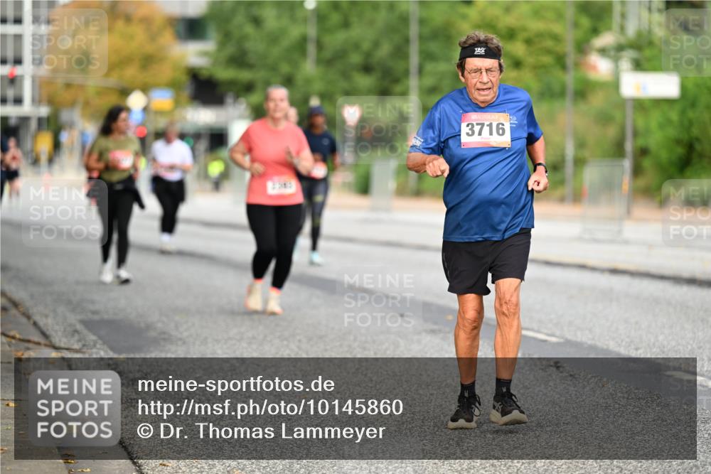 06.09.2026 - CURREX Alsterlauf Dr. Thomas Lammeyer http://msf.ph/oto/10145860 06.09.2026 10:19:48 Laufen 3716 meine-sportfotos.de