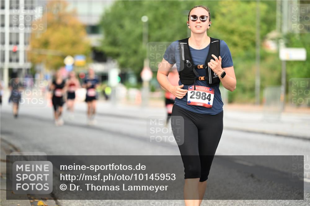 06.09.2026 - CURREX Alsterlauf Dr. Thomas Lammeyer http://msf.ph/oto/10145953 06.09.2026 10:20:01 Laufen 2984 meine-sportfotos.de