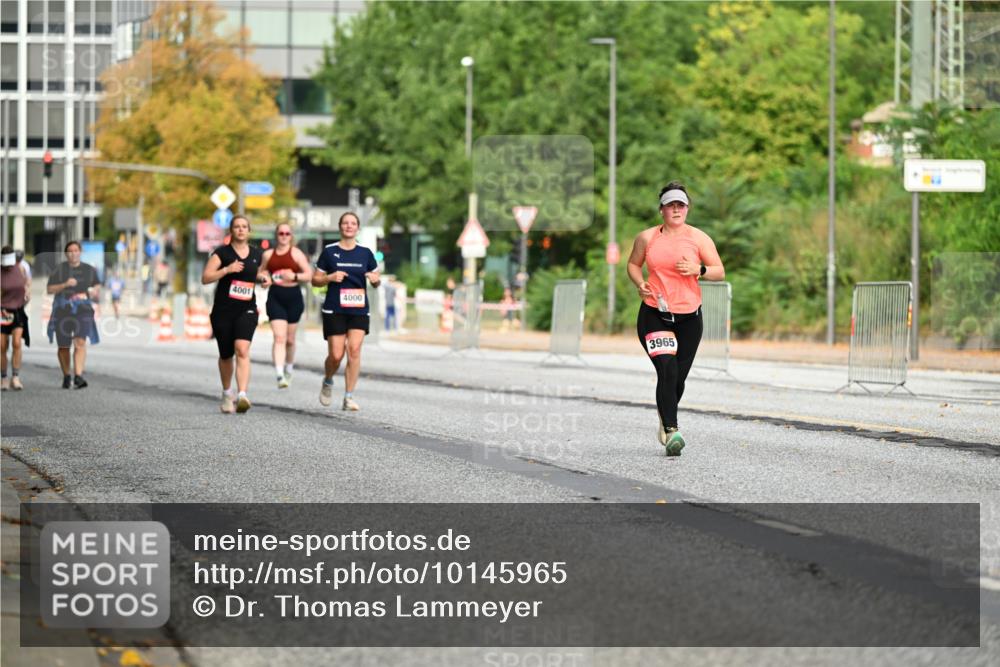 06.09.2026 - CURREX Alsterlauf Dr. Thomas Lammeyer http://msf.ph/oto/10145965 06.09.2026 10:20:03 Laufen 4001, 4000, 3965 meine-sportfotos.de