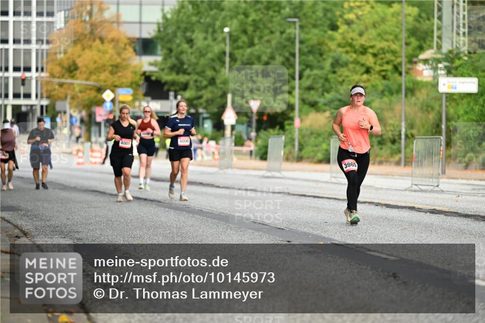 06.09.2026 - CURREX Alsterlauf Dr. Thomas Lammeyer http://msf.ph/oto/10145973 06.09.2026 10:20:03 Laufen 4001, 4000, 3965 meine-sportfotos.de