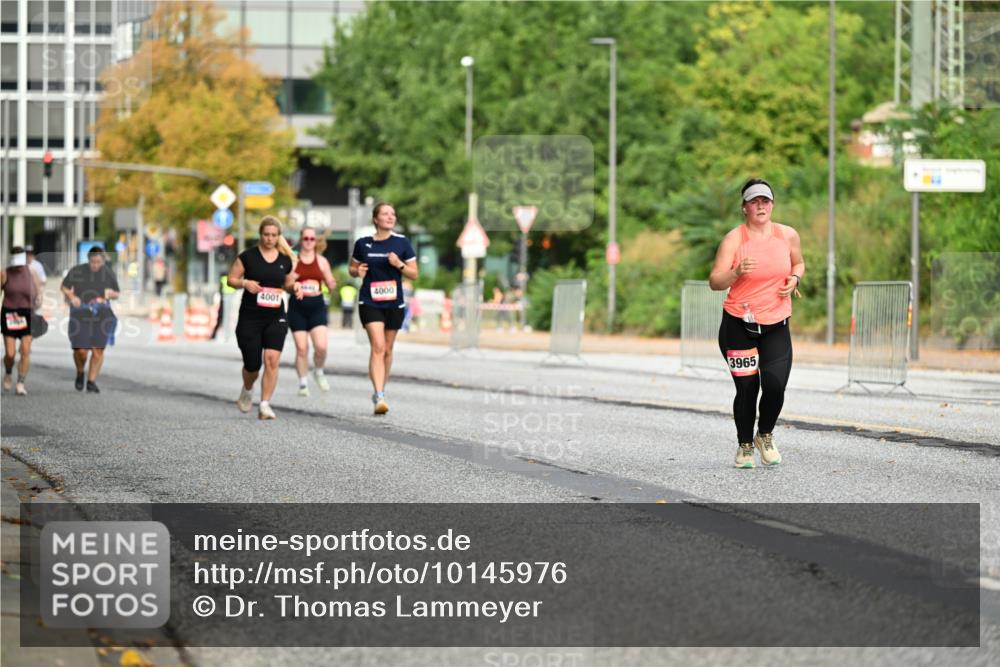 06.09.2026 - CURREX Alsterlauf Dr. Thomas Lammeyer http://msf.ph/oto/10145976 06.09.2026 10:20:04 Laufen 4001, 4000, 3965 meine-sportfotos.de
