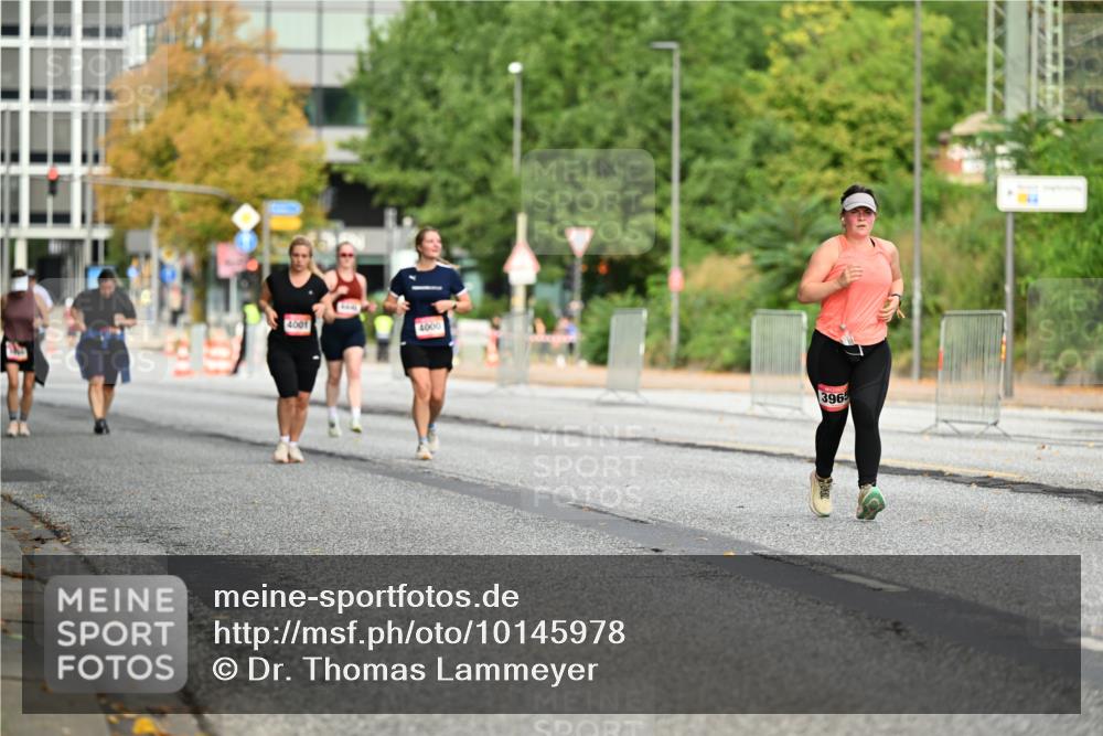 06.09.2026 - CURREX Alsterlauf Dr. Thomas Lammeyer http://msf.ph/oto/10145978 06.09.2026 10:20:04 Laufen 4001, 4000, 3965 meine-sportfotos.de