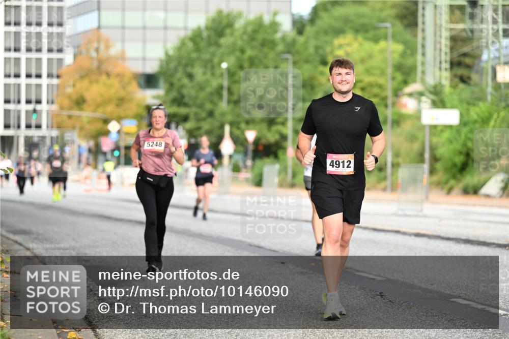 06.09.2026 - CURREX Alsterlauf Dr. Thomas Lammeyer http://msf.ph/oto/10146090 06.09.2026 10:20:34 Laufen 5248, 4912 meine-sportfotos.de