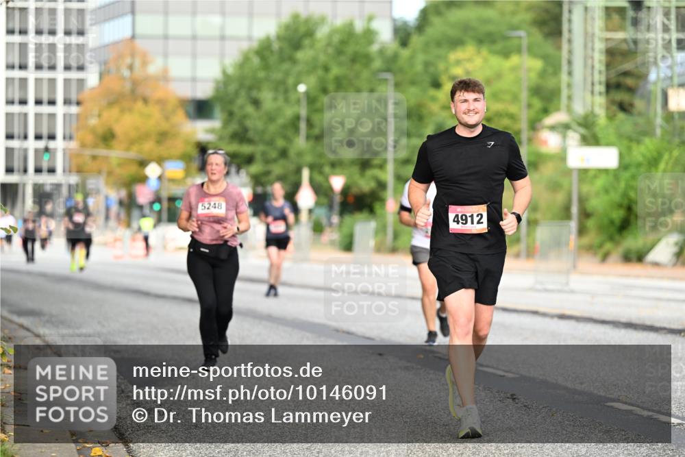 06.09.2026 - CURREX Alsterlauf Dr. Thomas Lammeyer http://msf.ph/oto/10146091 06.09.2026 10:20:35 Laufen 5248, 4912 meine-sportfotos.de