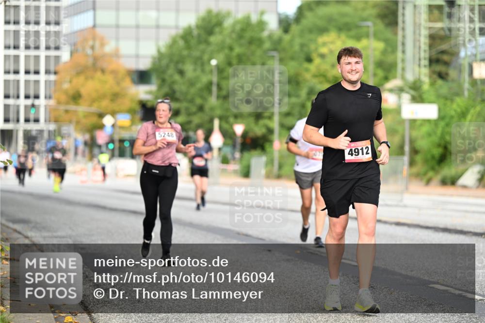 06.09.2026 - CURREX Alsterlauf Dr. Thomas Lammeyer http://msf.ph/oto/10146094 06.09.2026 10:20:35 Laufen 5248, 4912 meine-sportfotos.de