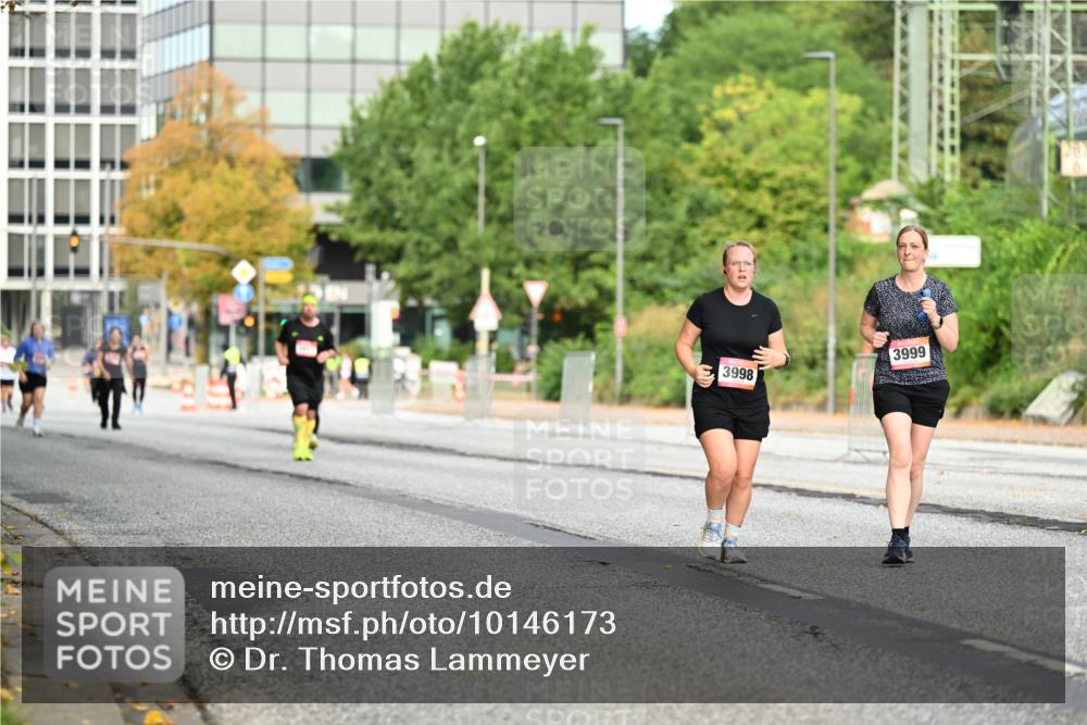 06.09.2026 - CURREX Alsterlauf Dr. Thomas Lammeyer http://msf.ph/oto/10146173 06.09.2026 10:20:44 Laufen 3998, 3999 meine-sportfotos.de
