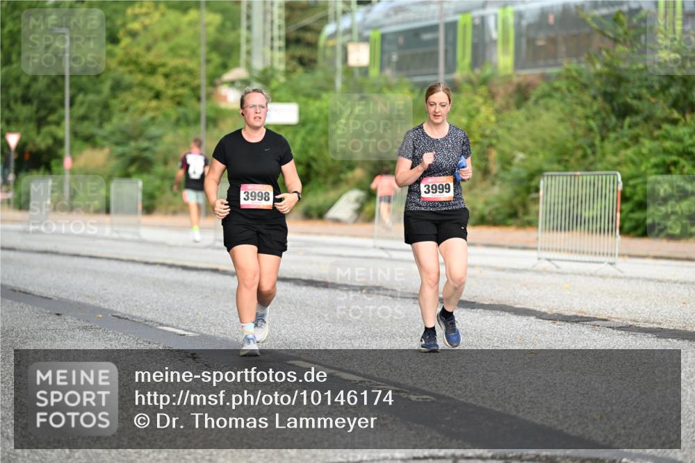 06.09.2026 - CURREX Alsterlauf Dr. Thomas Lammeyer http://msf.ph/oto/10146174 06.09.2026 10:20:46 Laufen 3999, 3998 meine-sportfotos.de
