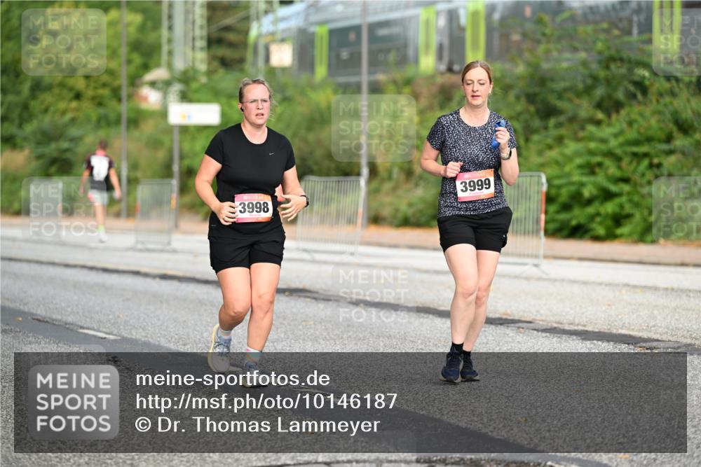 06.09.2026 - CURREX Alsterlauf Dr. Thomas Lammeyer http://msf.ph/oto/10146187 06.09.2026 10:20:48 Laufen 3998, 3999 meine-sportfotos.de