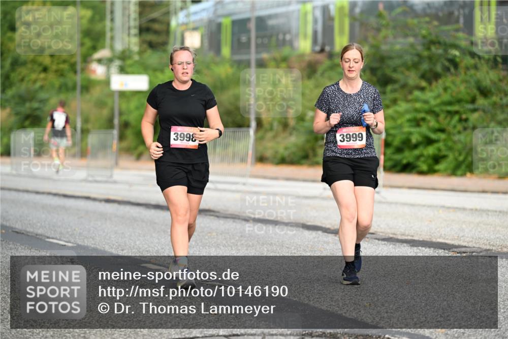 06.09.2026 - CURREX Alsterlauf Dr. Thomas Lammeyer http://msf.ph/oto/10146190 06.09.2026 10:20:48 Laufen 3998, 3999 meine-sportfotos.de