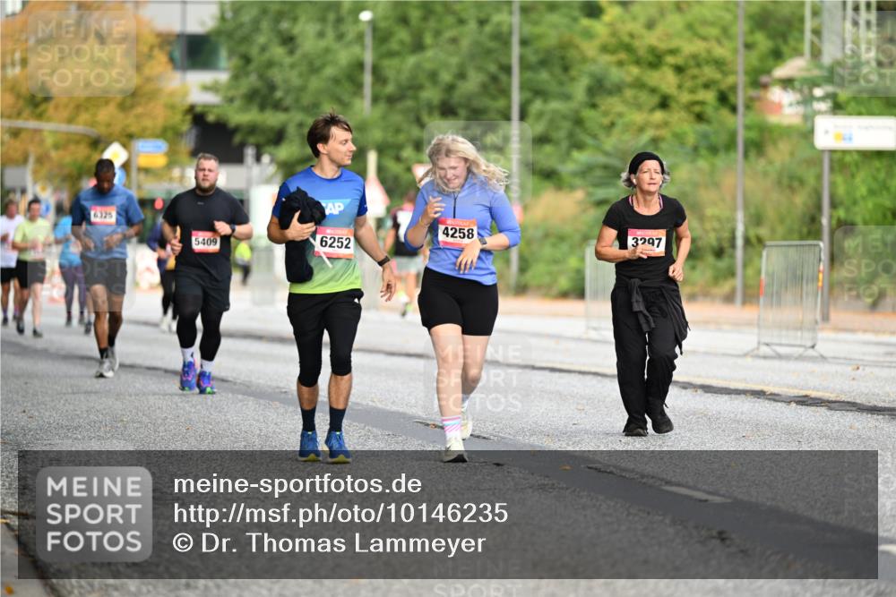 06.09.2026 - CURREX Alsterlauf Dr. Thomas Lammeyer http://msf.ph/oto/10146235 06.09.2026 10:21:03 Laufen 6325, 5409, 6252, 4258, 3297 meine-sportfotos.de