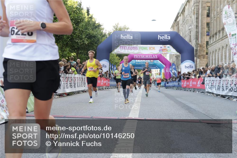 06.09.2026 - CURREX Alsterlauf Yannick Fuchs http://msf.ph/oto/10146250 06.09.2026 09:47:52 Ziel 2759, 4145, 5020, 5704, 5845, 6228, 6262 meine-sportfotos.de