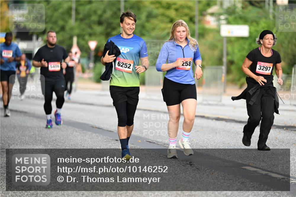 06.09.2026 - CURREX Alsterlauf Dr. Thomas Lammeyer http://msf.ph/oto/10146252 06.09.2026 10:21:05 Laufen 5409, 6252, 258, 3297 meine-sportfotos.de