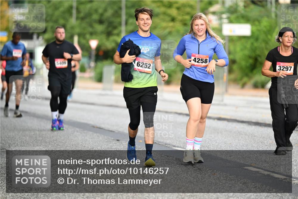 06.09.2026 - CURREX Alsterlauf Dr. Thomas Lammeyer http://msf.ph/oto/10146257 06.09.2026 10:21:06 Laufen 5409, 6252, 4258, 3297 meine-sportfotos.de