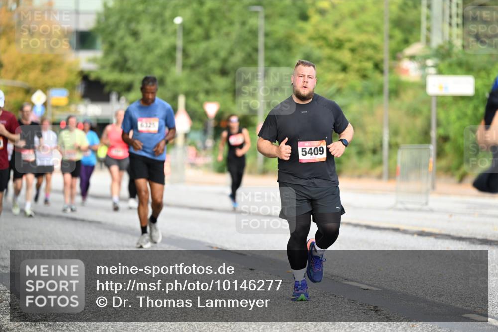 06.09.2026 - CURREX Alsterlauf Dr. Thomas Lammeyer http://msf.ph/oto/10146277 06.09.2026 10:21:09 Laufen 5409 meine-sportfotos.de